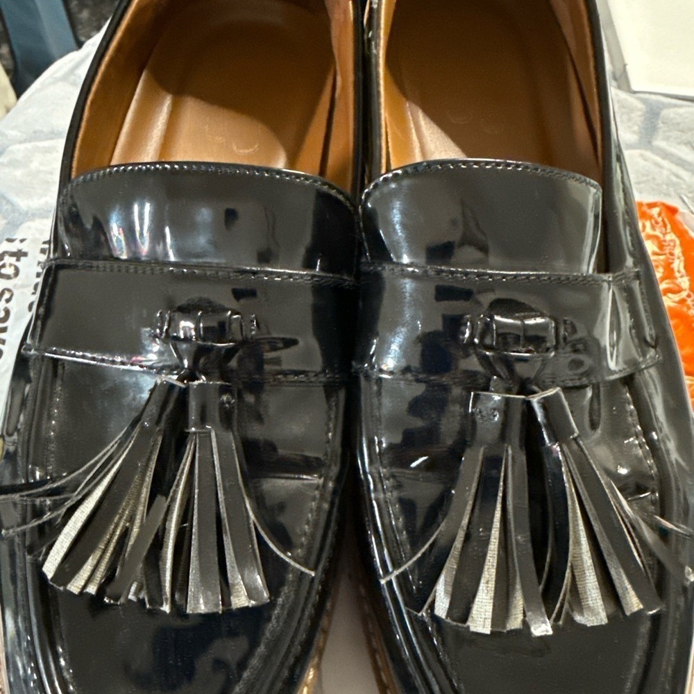 Franco Sarto Black Patent Tassel‎ Loafers Lug Sole Women's 8.5 Preppy Academia